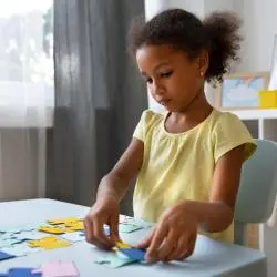 Crianças negra brincando